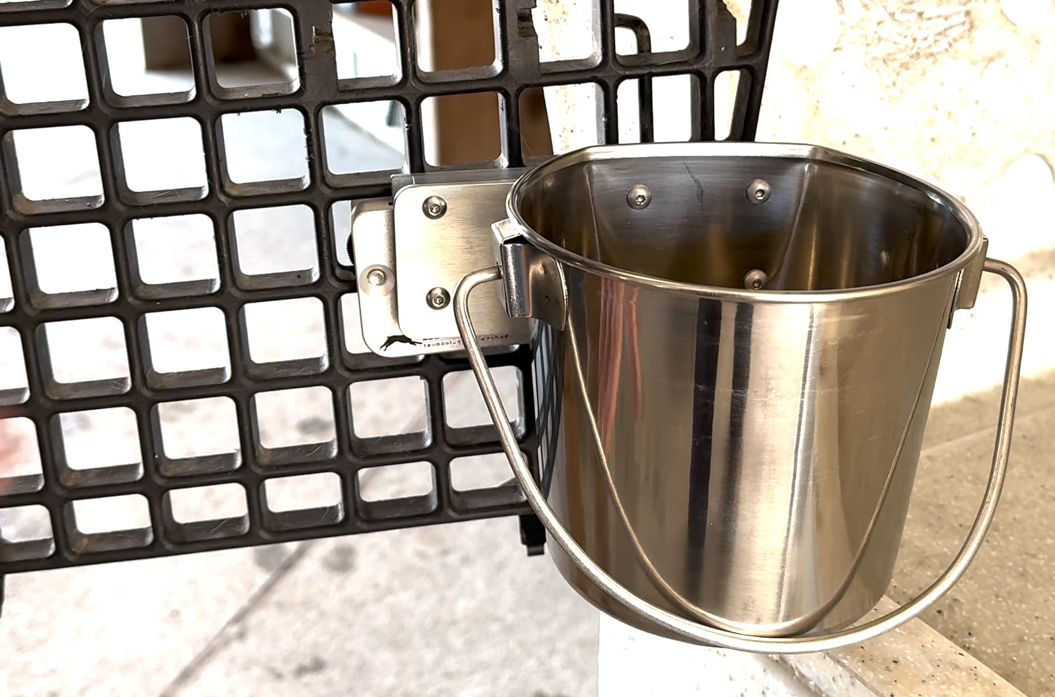 Kennel pail
